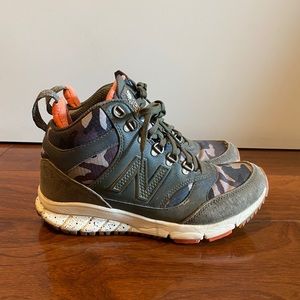 New Balance Women Sneakers 710 Vazee